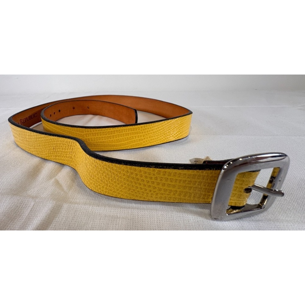 Banana Republic Dress Belt Women's Size Small S Yellow Lizard Grain Leather